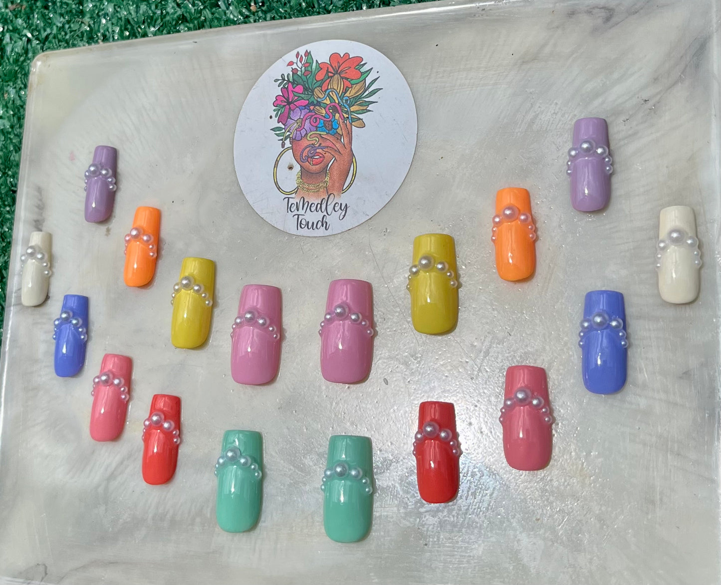 Color pearl press on nails