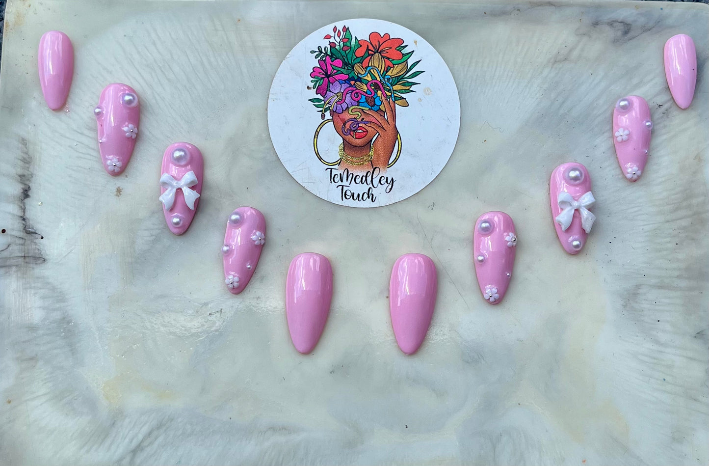 Pink pearl press on nails