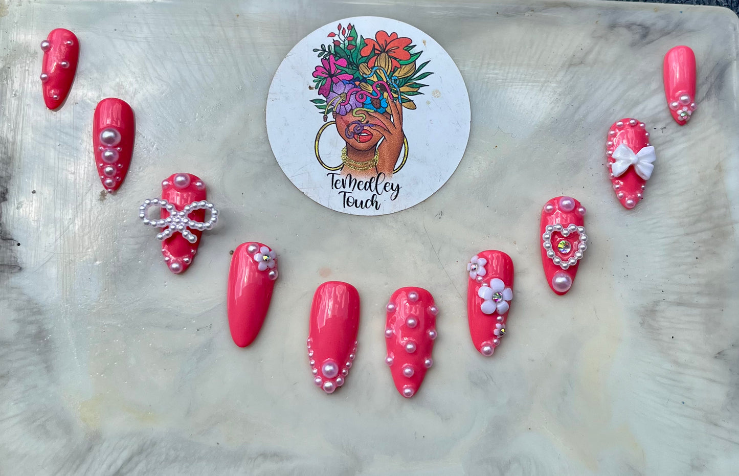 Pink pearl press on nails