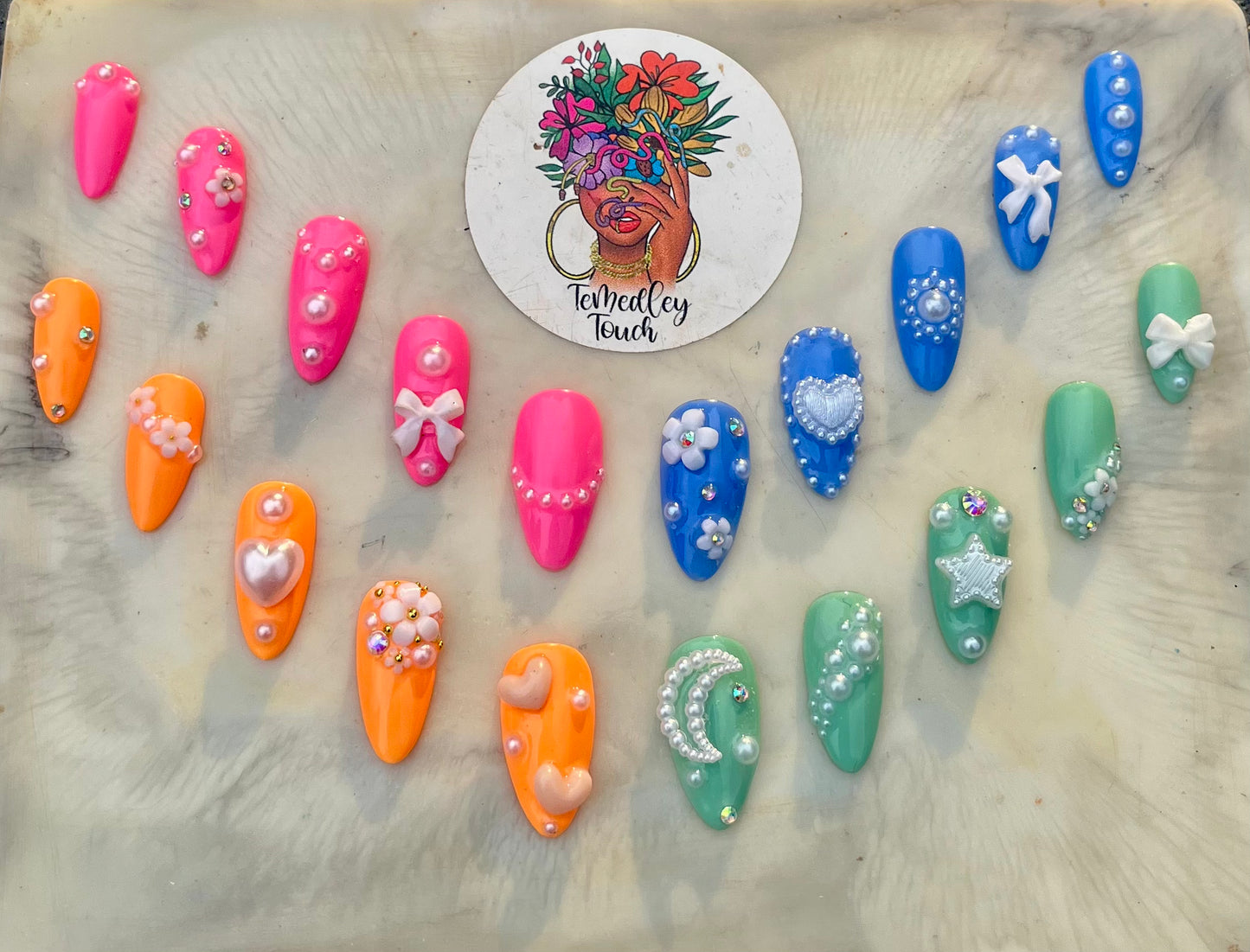 Pearl Girl freestyle press on nails