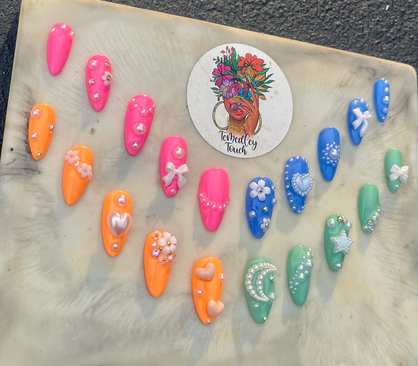 Pearl Girl freestyle press on nails