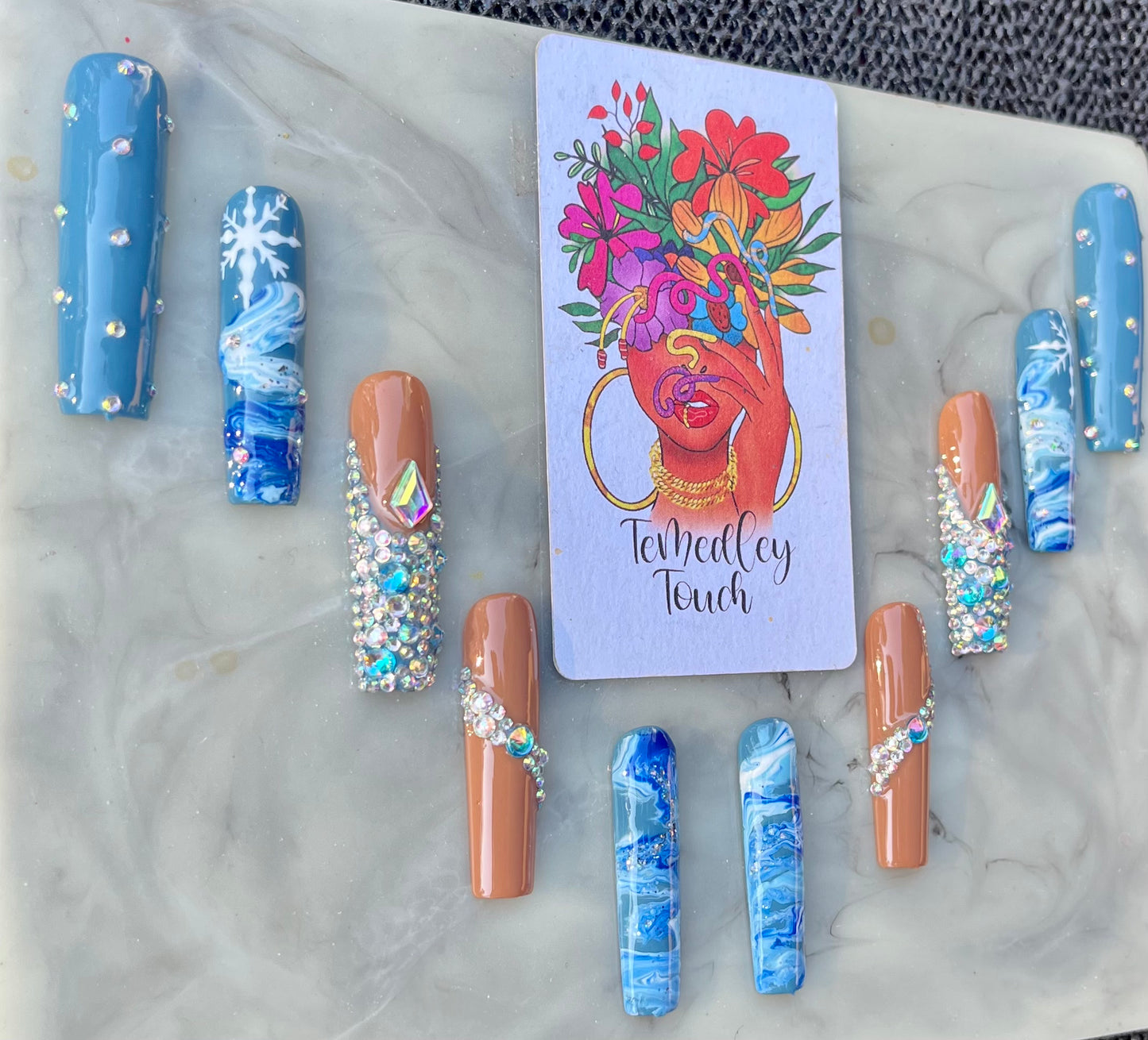 Snowflake bling press on nails