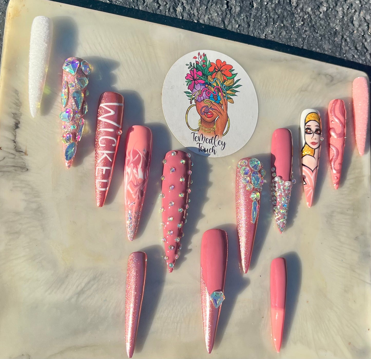 Wicked (Glinda) press on nails