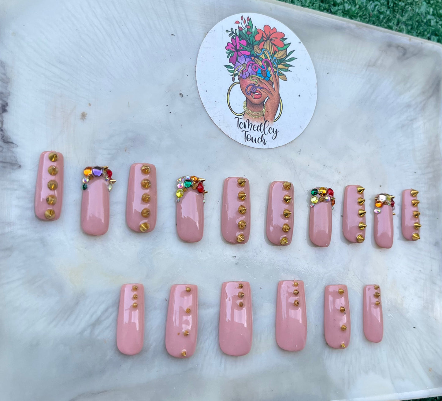 Short spiked press on nails