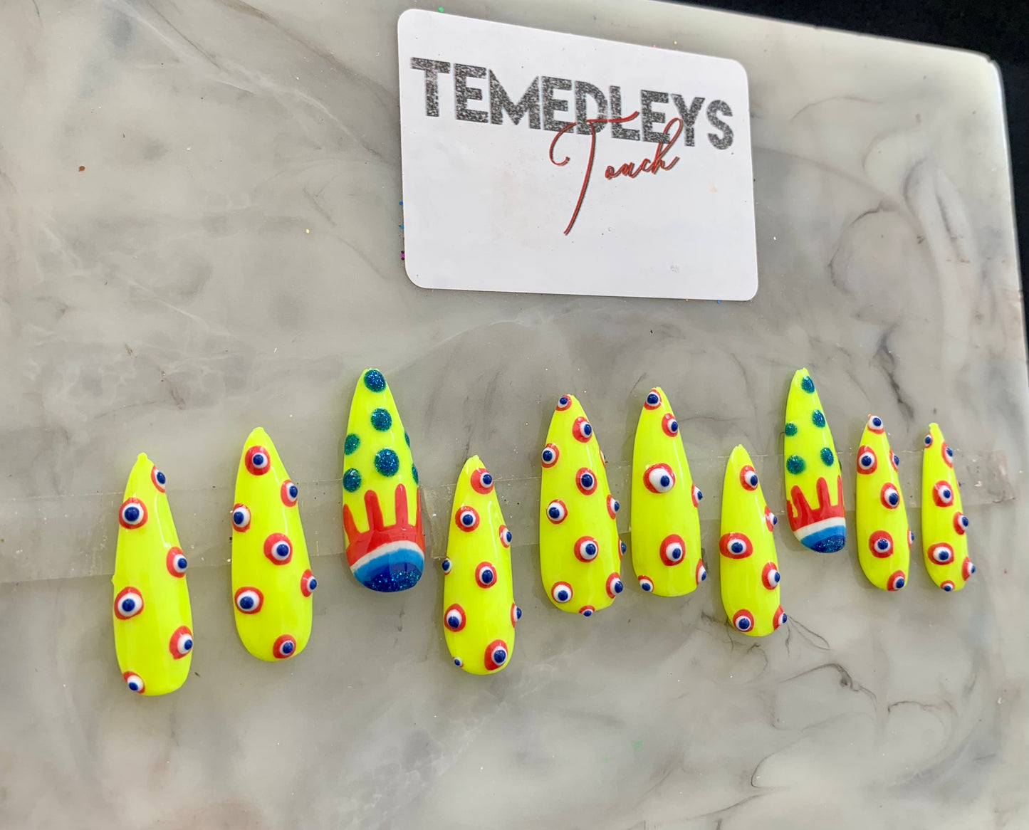 Neon glow in the dark eye press on nails