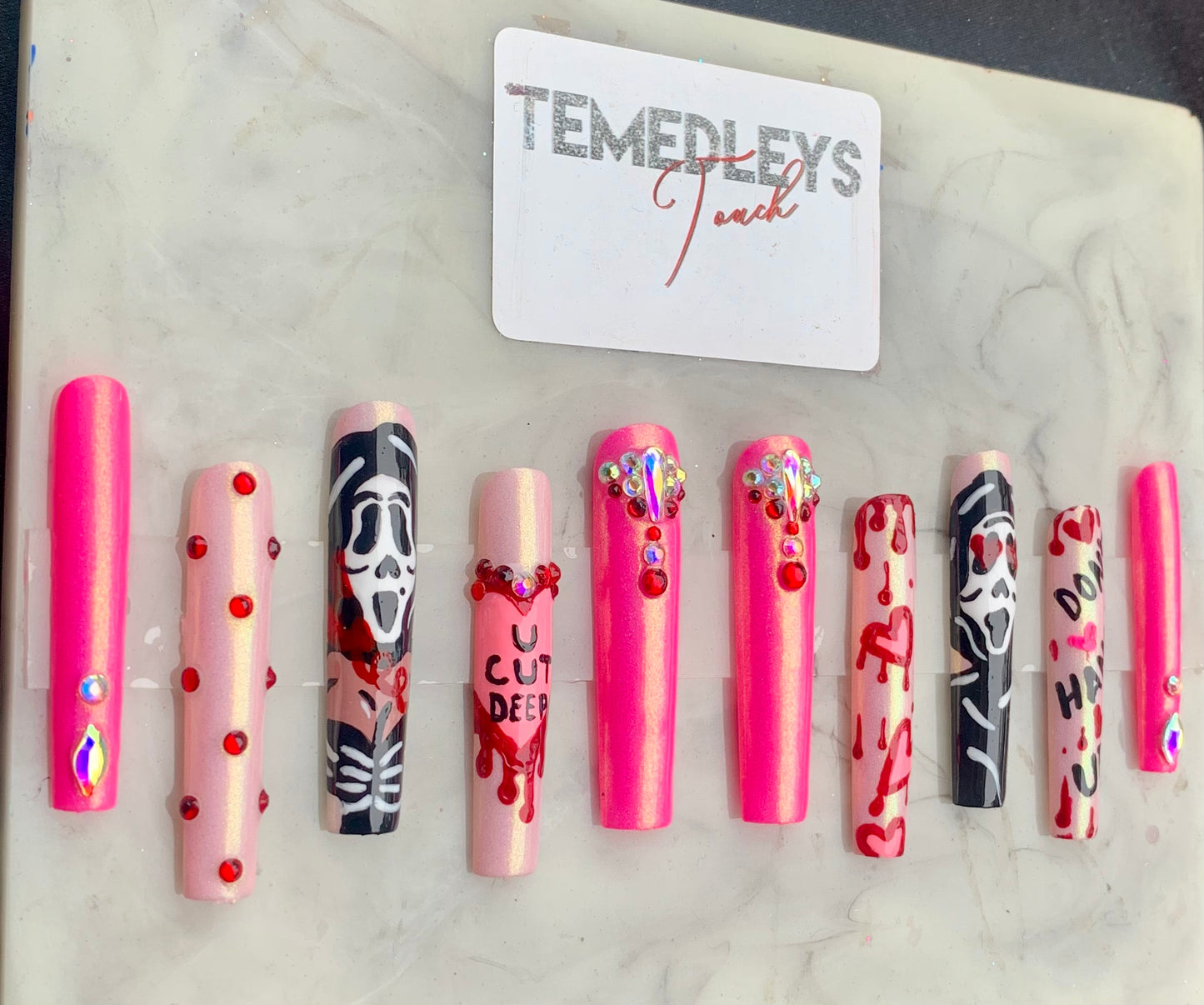 Scream love press on nails