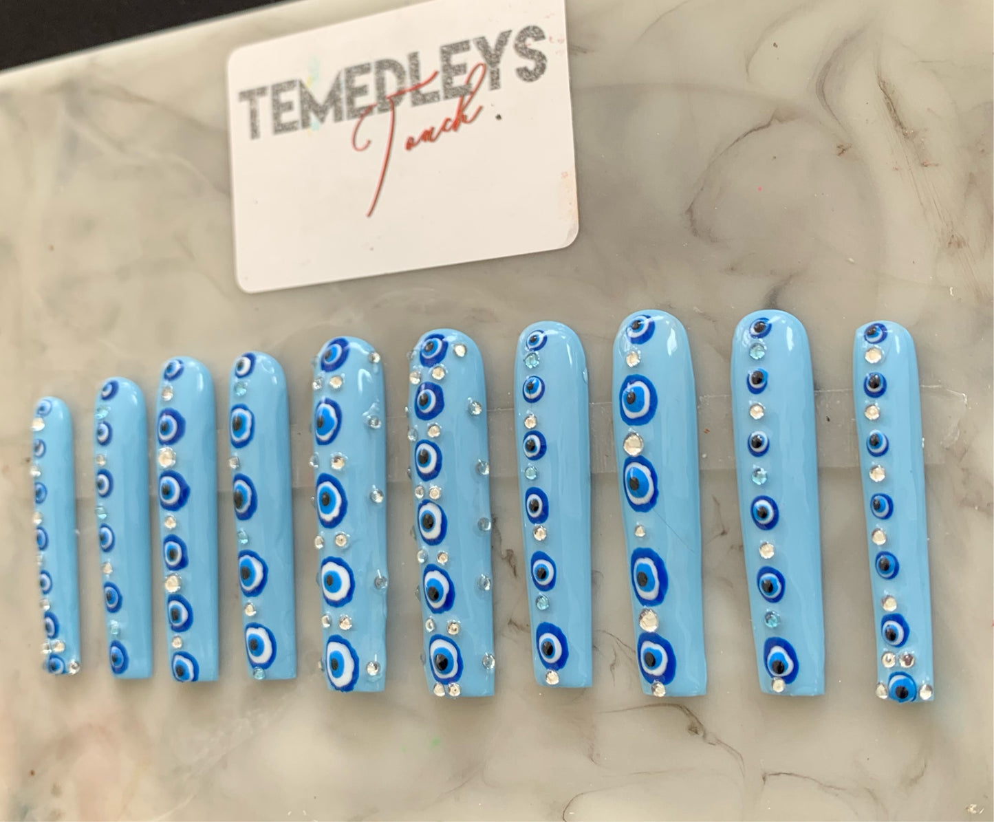 Blue Eye press on nails