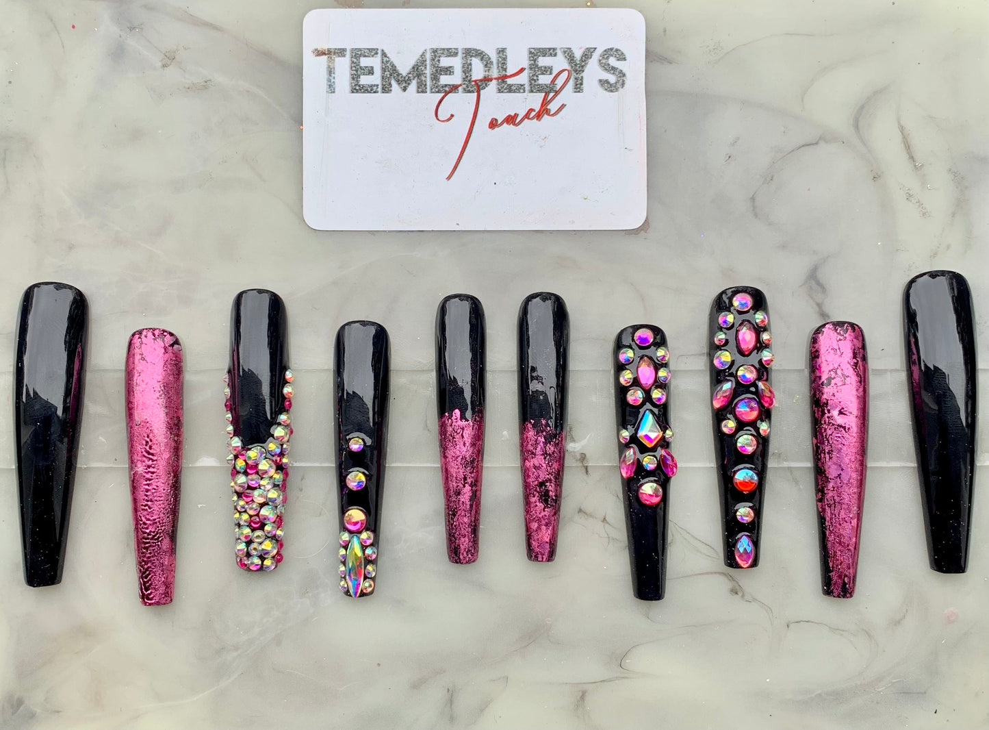 Hot pink & black press on nails