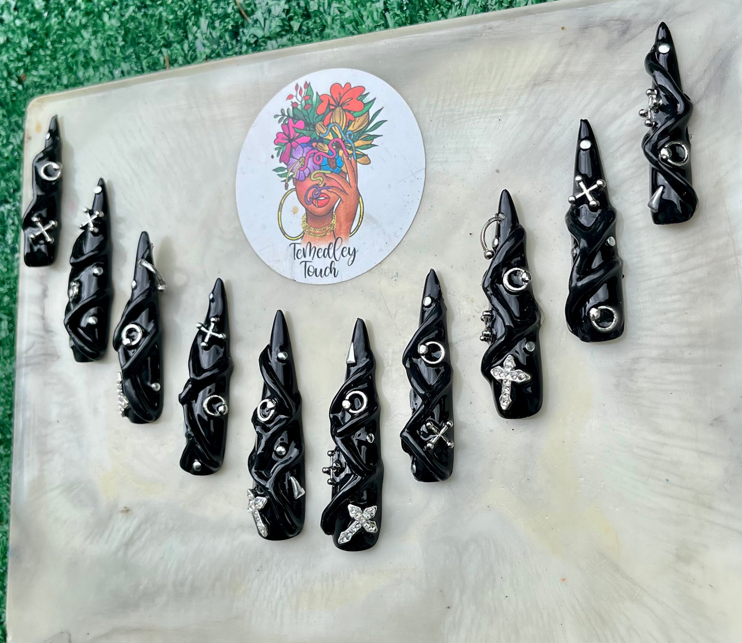 Black Goth press on nails