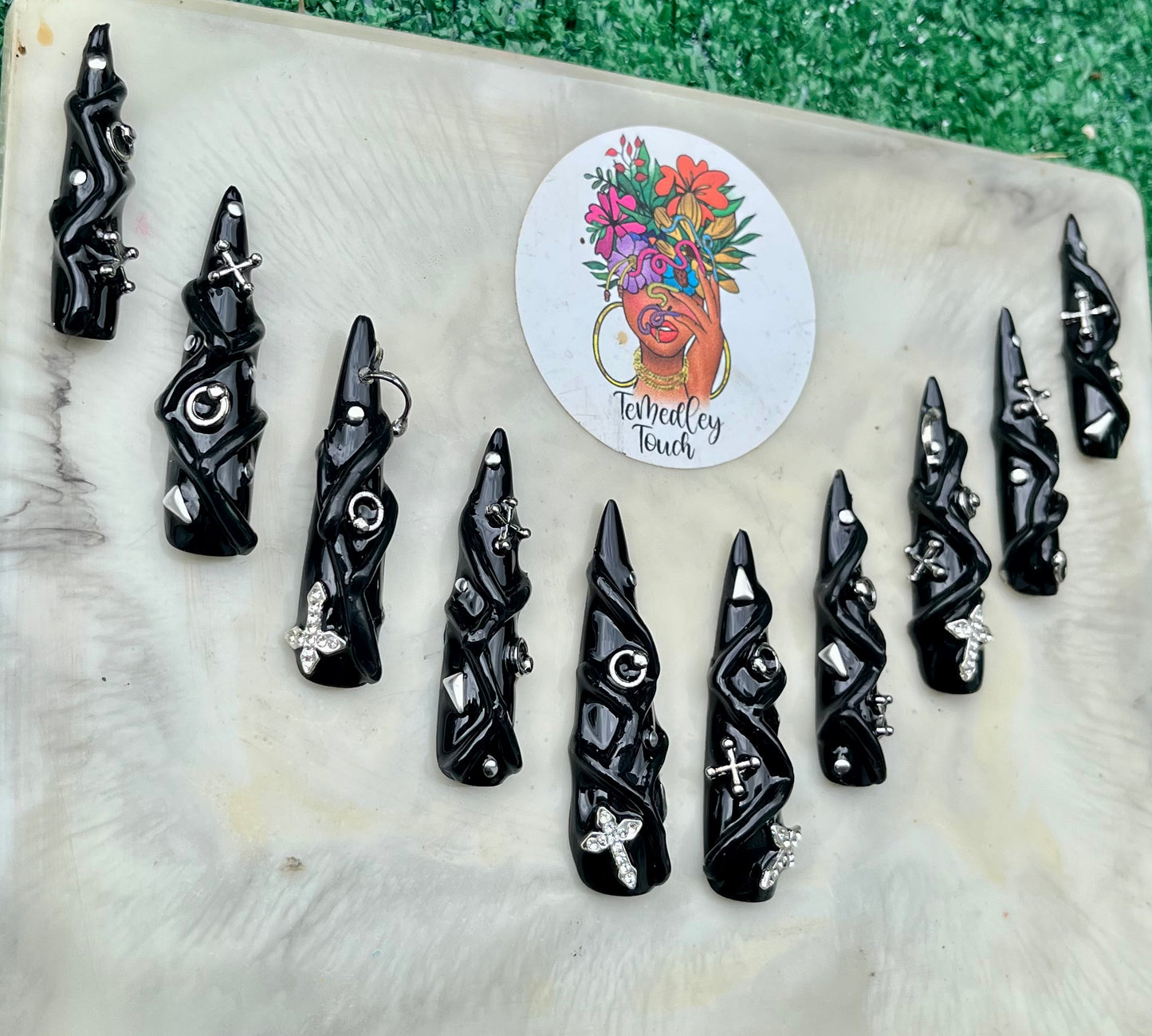 Black Goth press on nails