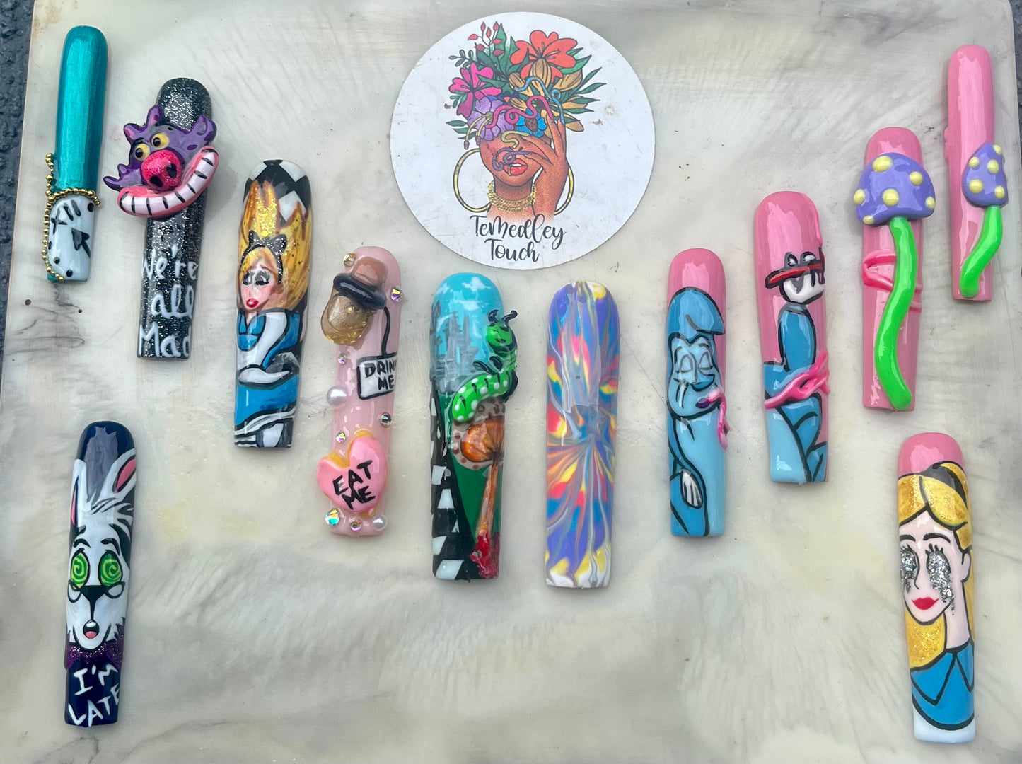 Alice In Wonderland press on nails