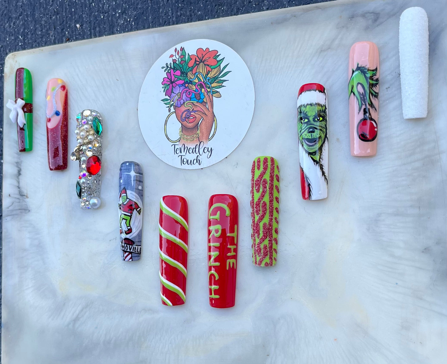 The Grinch Movie Press on nails