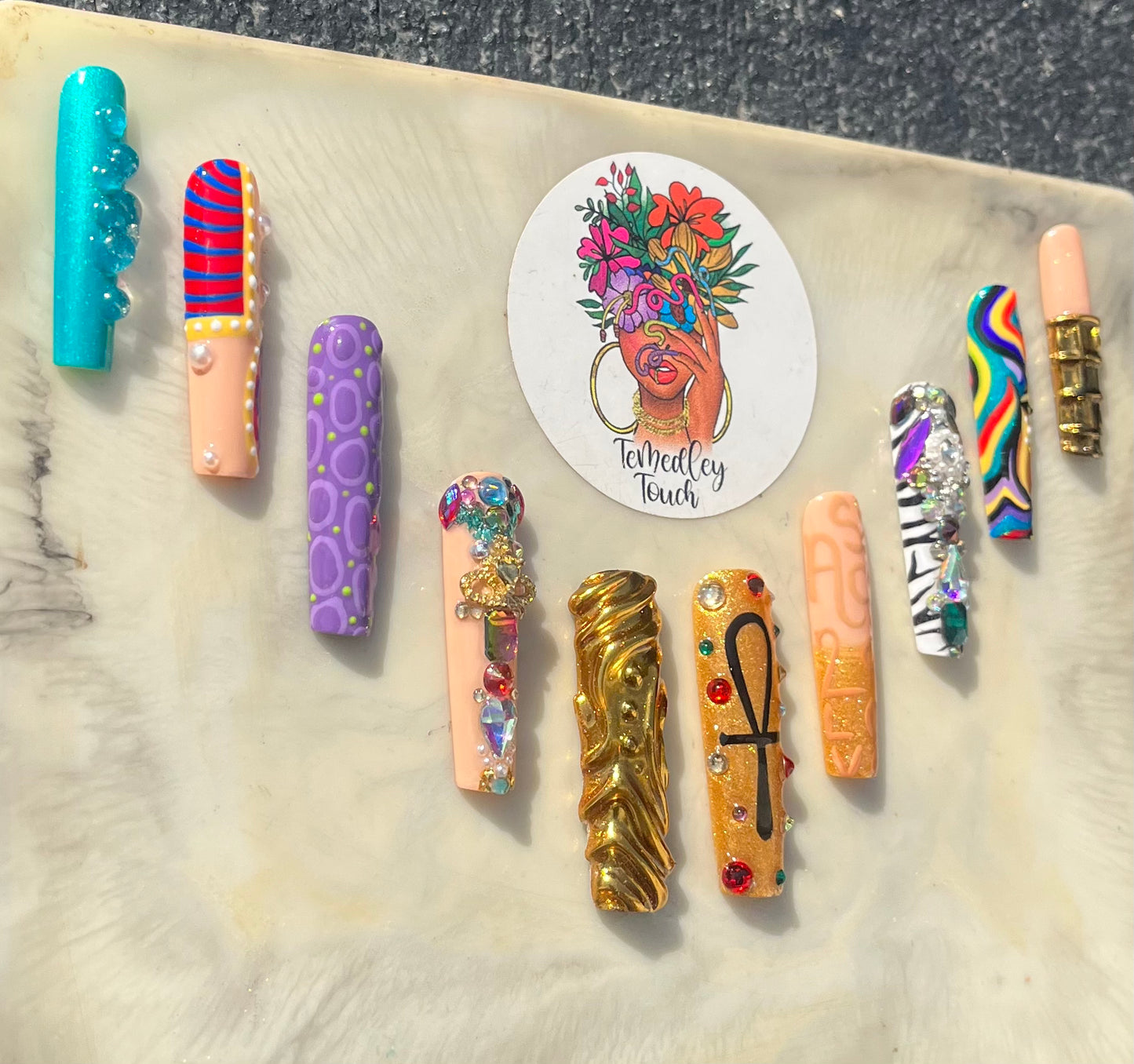 Erykah Badu press on nails