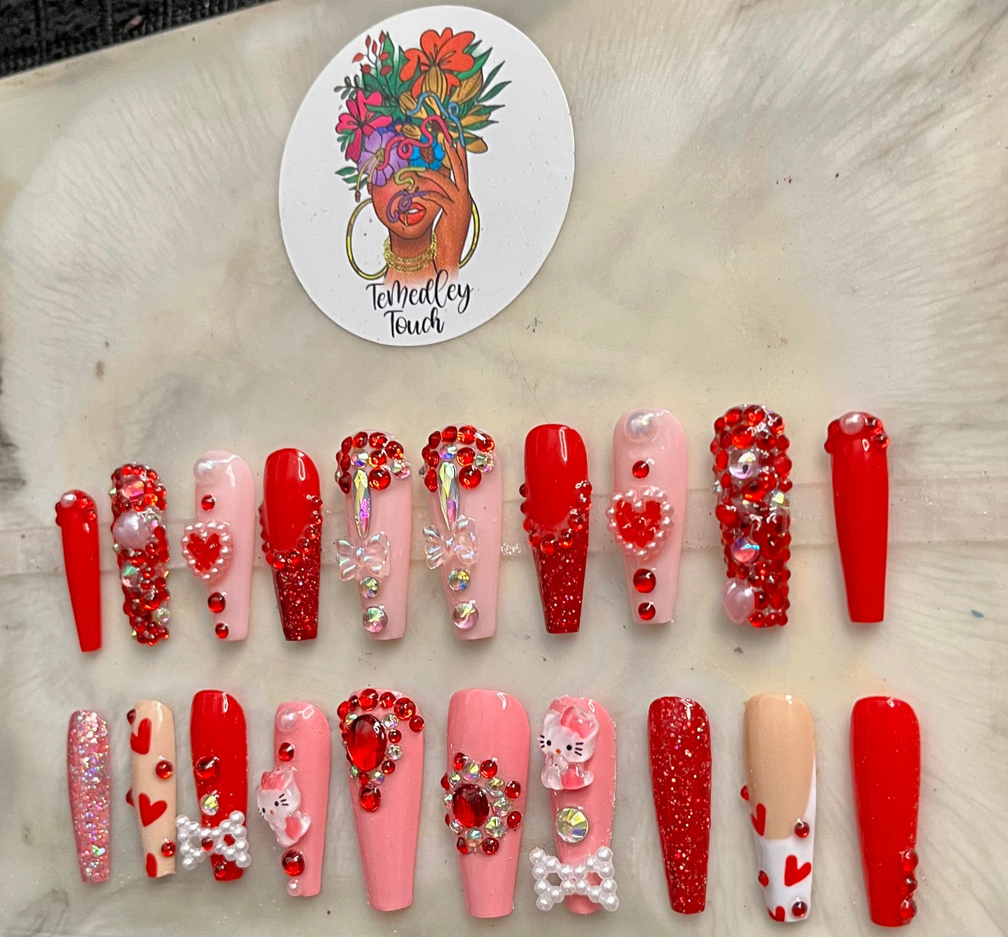 Hello kitty Valentine’s Day press on nails