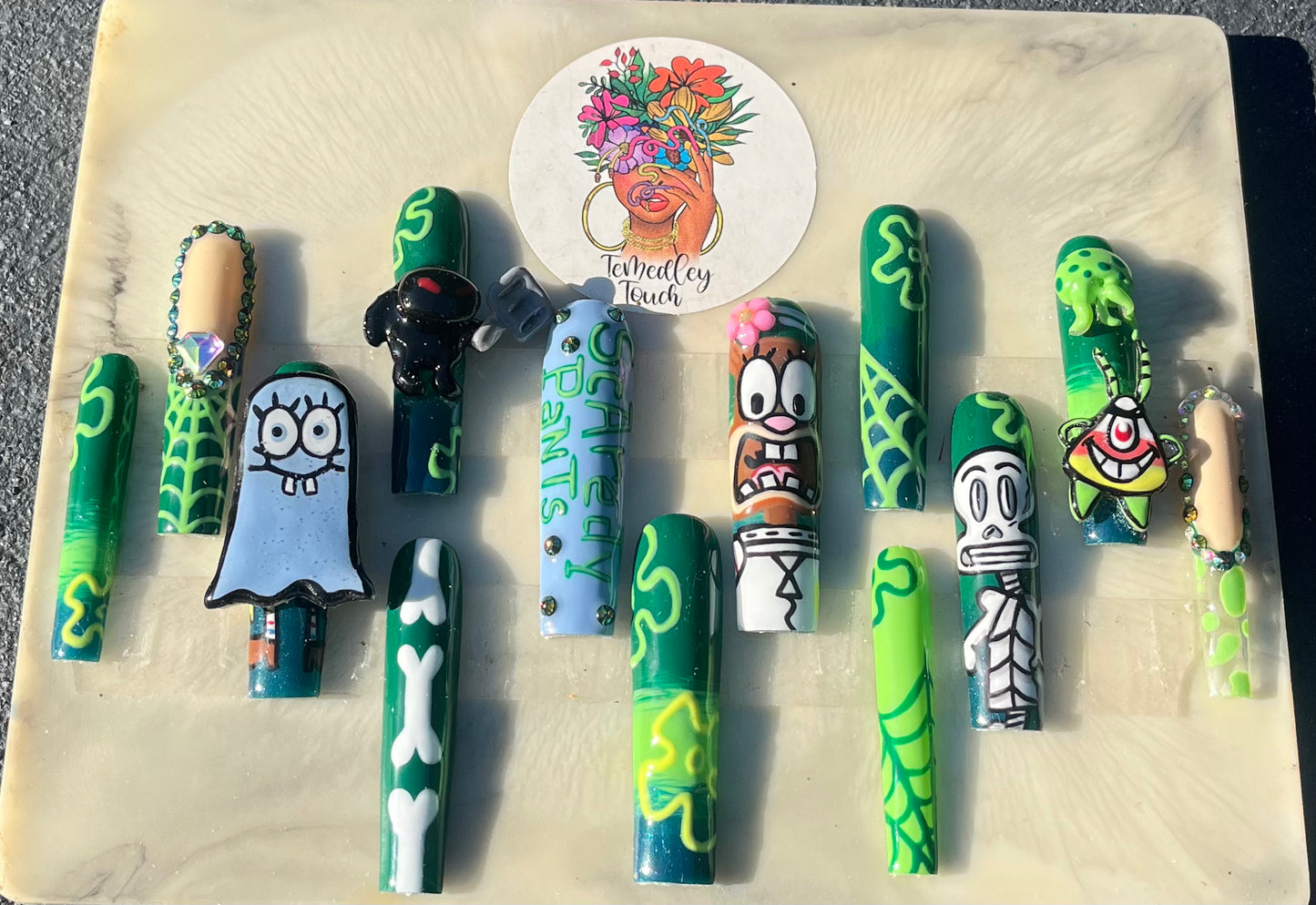 SpongeBob Scaredy Pants Nails