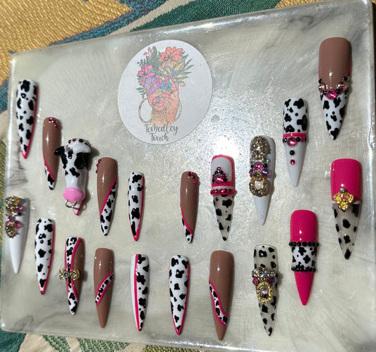 Cow print glam press on nail