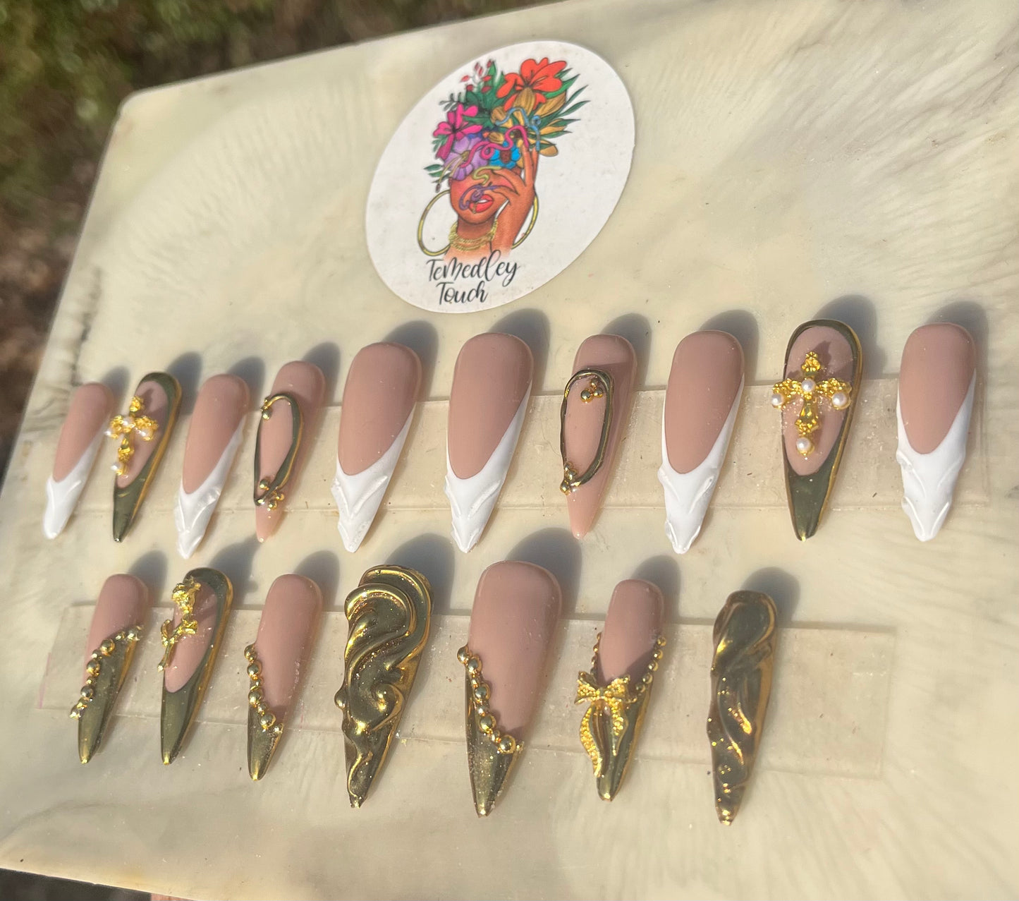 White&Gold Chrome French Tip Nails