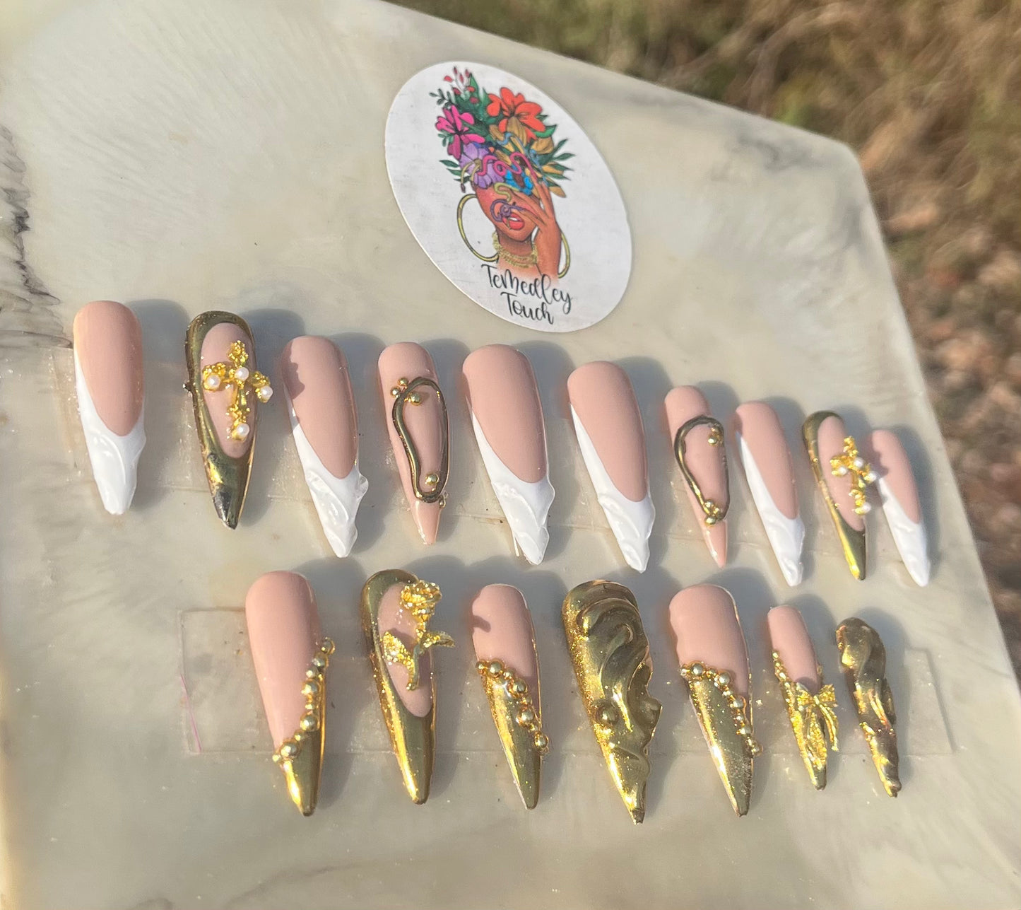 White&Gold Chrome French Tip Nails