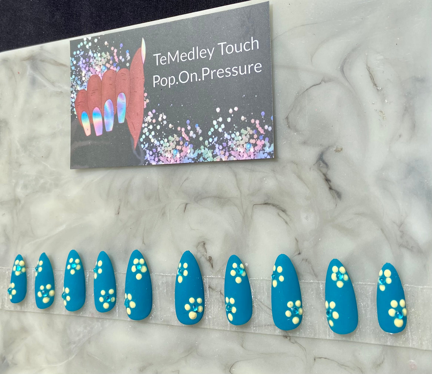 Matte blue flower press on nails