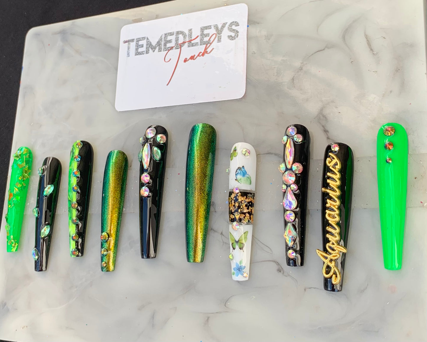 Green zodiac freestyle press on nails