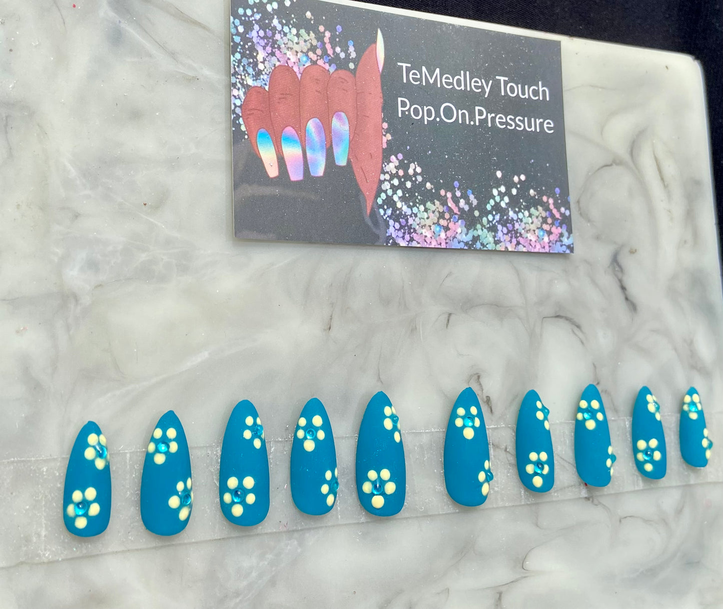 Matte blue flower press on nails