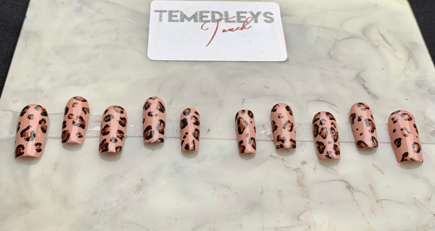 Leopard press on nails