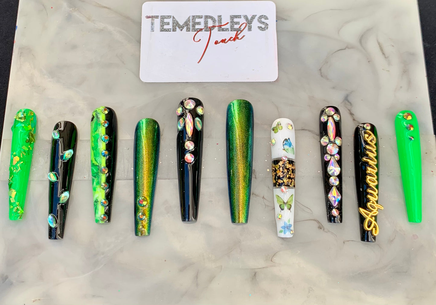 Green zodiac freestyle press on nails