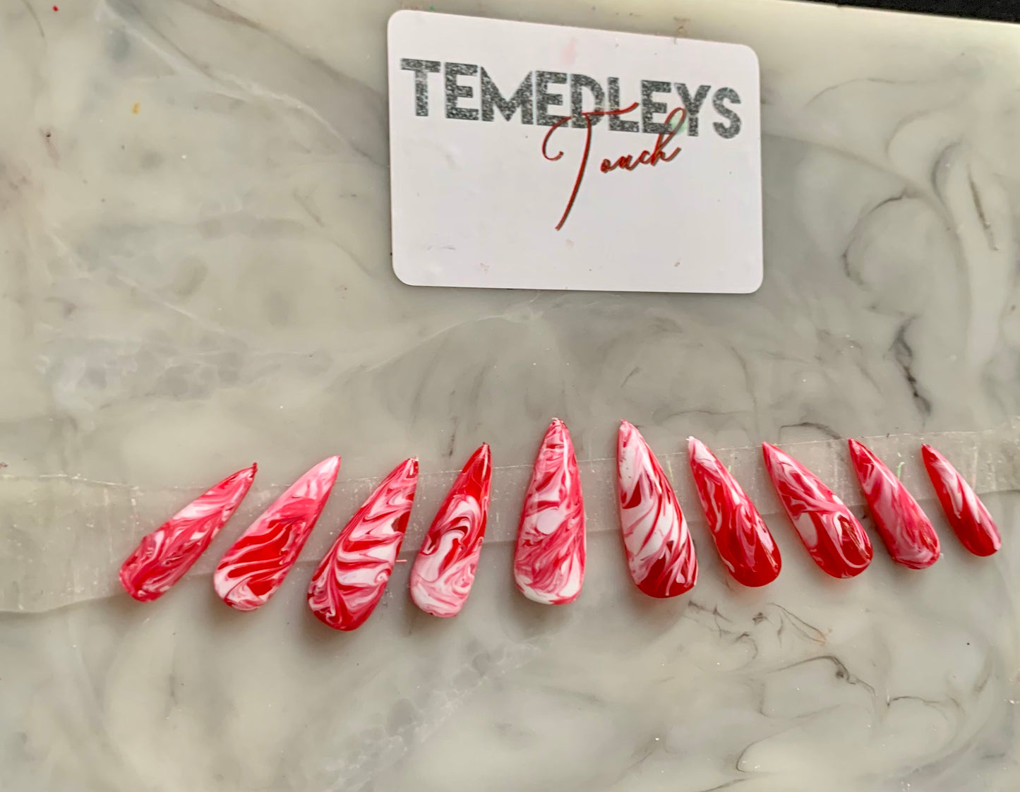 Red and white marble press on nails