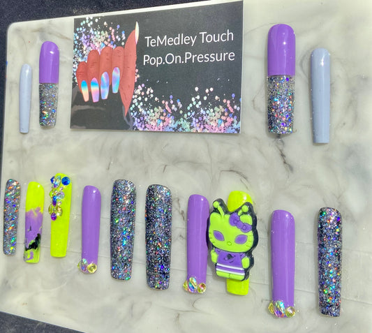 Hello kitty alien press on nails
