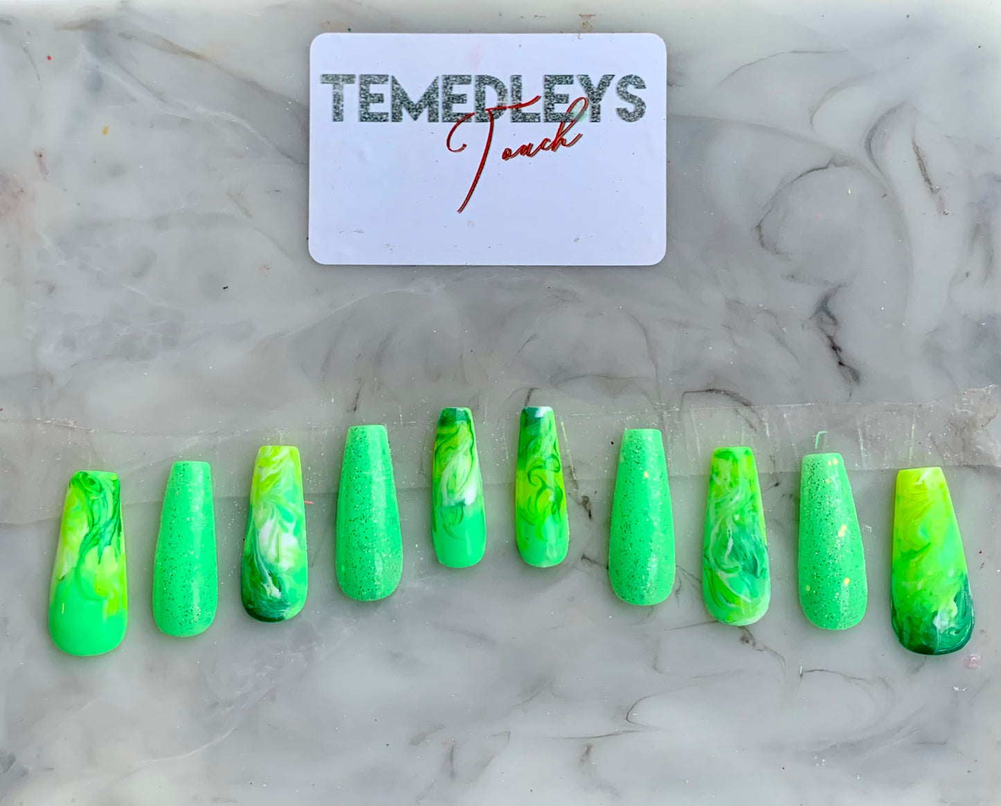 Neon green marble press on nails