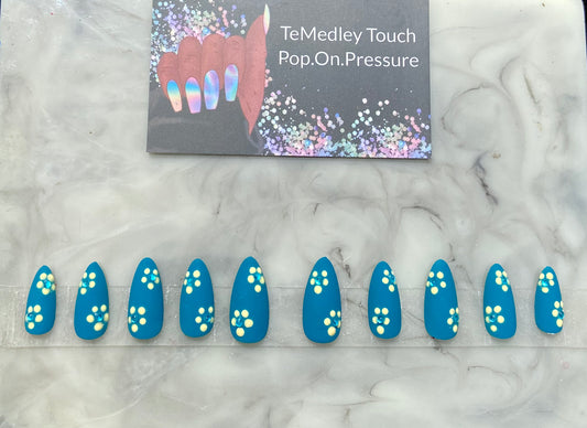 Matte blue flower press on nails